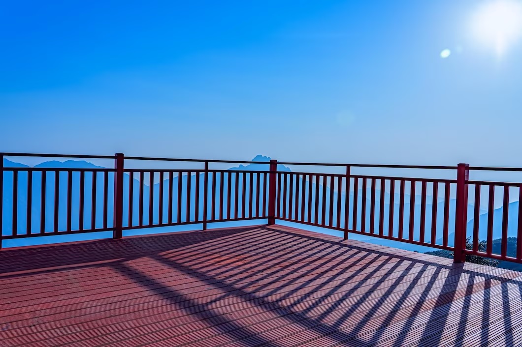 Designing-a-Safe-Deck:-Top-6-Essential-Features-to-Consider